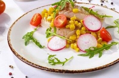 cod fillet with corn - a dish from the Mediterranean diet