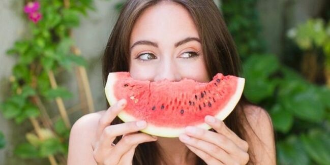girl who eats watermelon for weight loss
