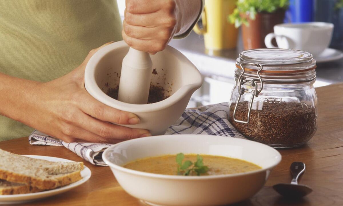 Add flaxseed to soup for good bowel function
